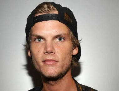 Ακατάσχετη αιμορραγία η αιτία θανάτου του Avicii - Έκοψε τις φλέβες του ο Σουηδός dj